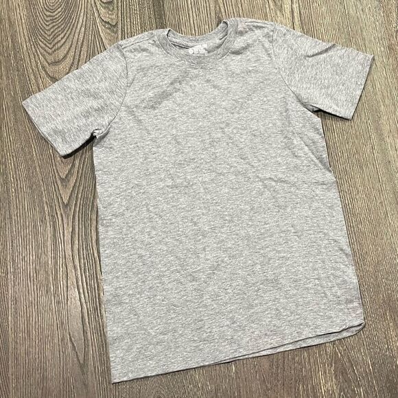NWOT Nike Kids Basic Tee Athletic Cut Short Sleeve Crewneck Cotton Gray Small - Picture 1 of 3